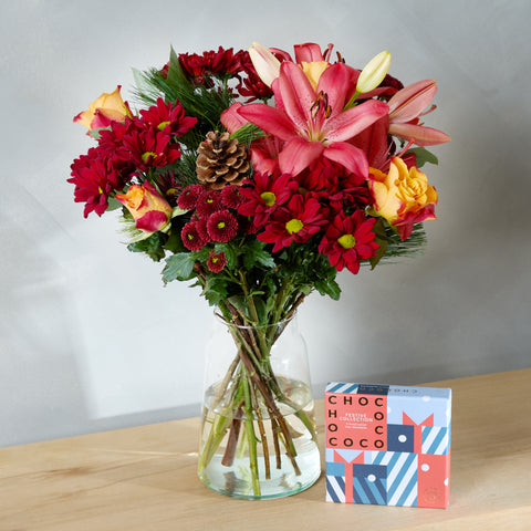 Fireside Christmas Bouquet And Chocolates Gift Set